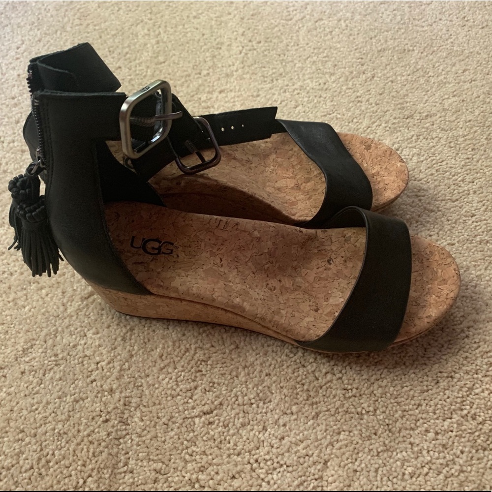 Women’s size 7 Ugg Sandals